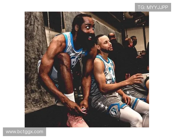 NBA季后赛激烈竞争进入关键阶段,詹姆斯和库里领衔争冠大战 - 副本 NBA季后赛激烈竞争进入关键阶段,詹姆斯和库里领衔争冠大战 - 副本